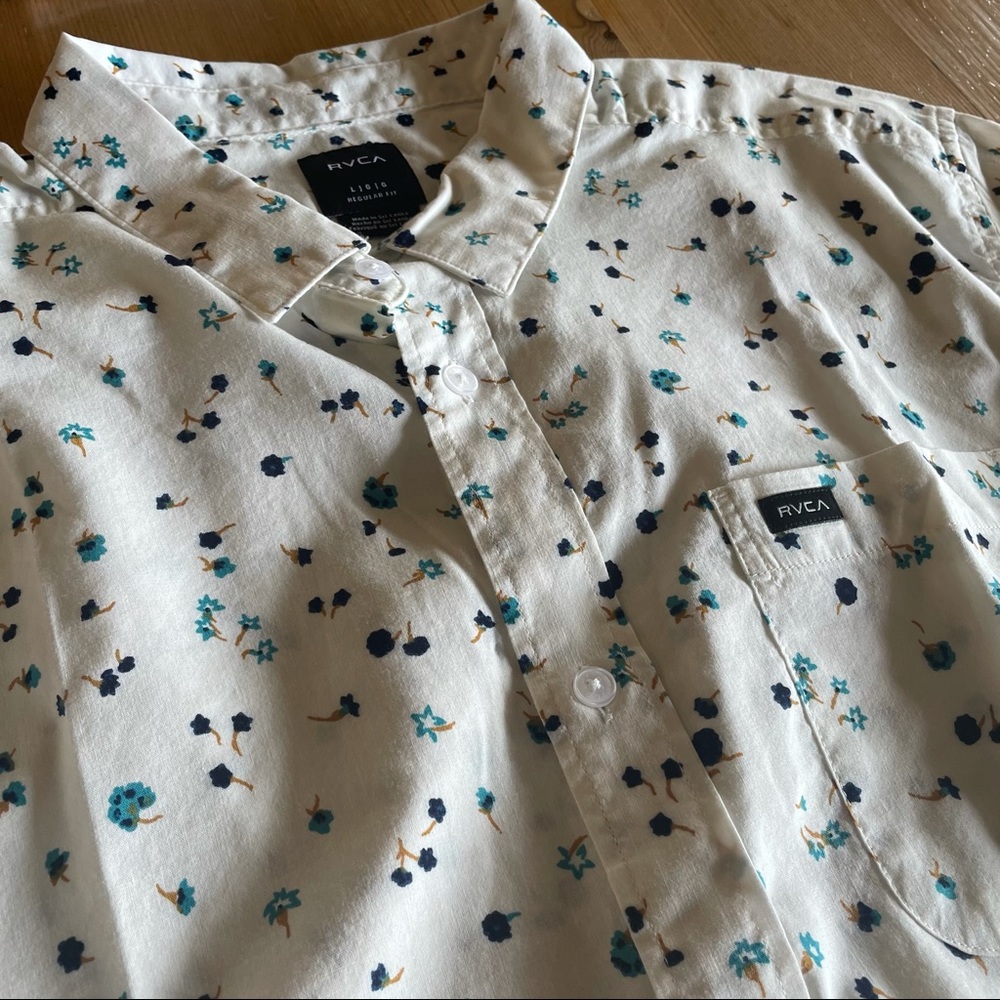 RVCA | 🆕 Calico button up - Picture 7 of 9